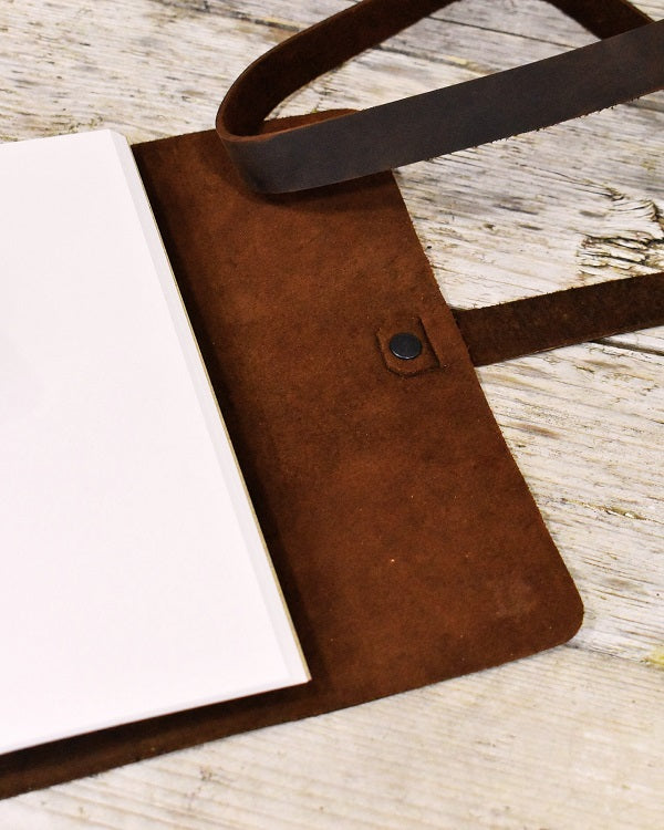 Distressed Leather Sketchbook Cover A5 - Mishnóc