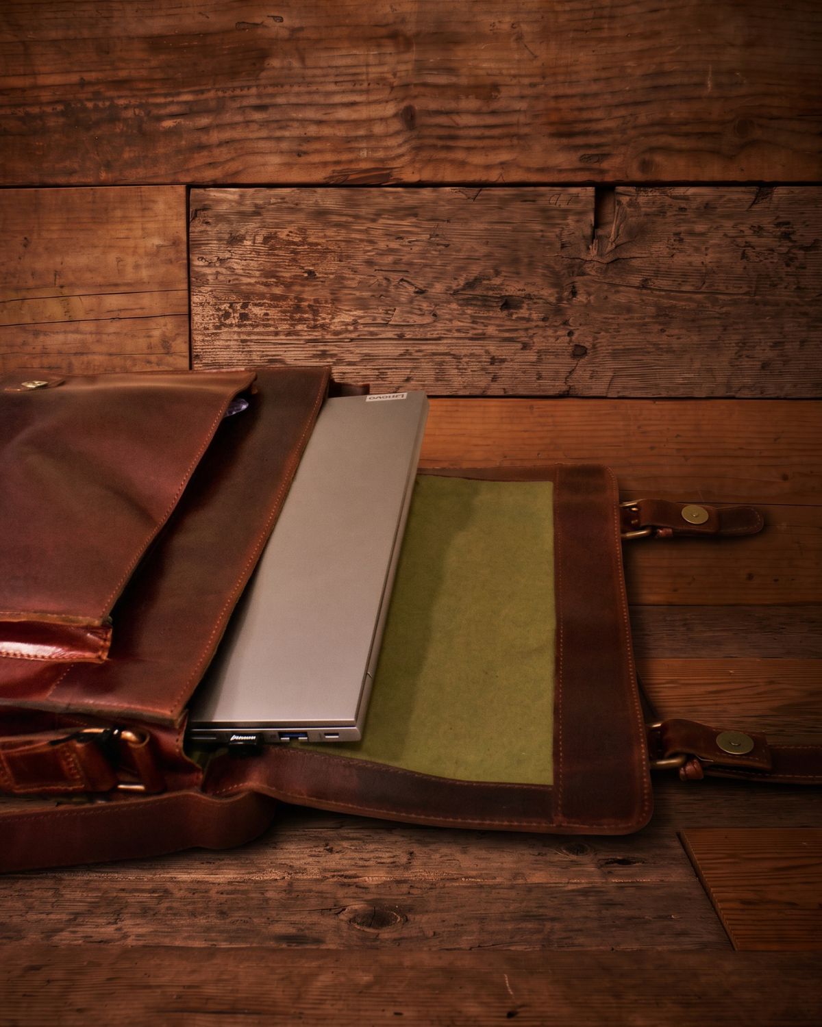 "Josh" Leather Laptop Satchel - Mishnóc