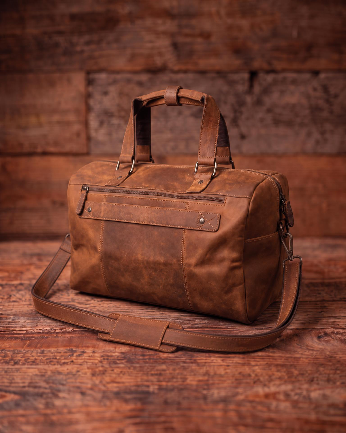 "John" Distressed Leather Overnight Bag