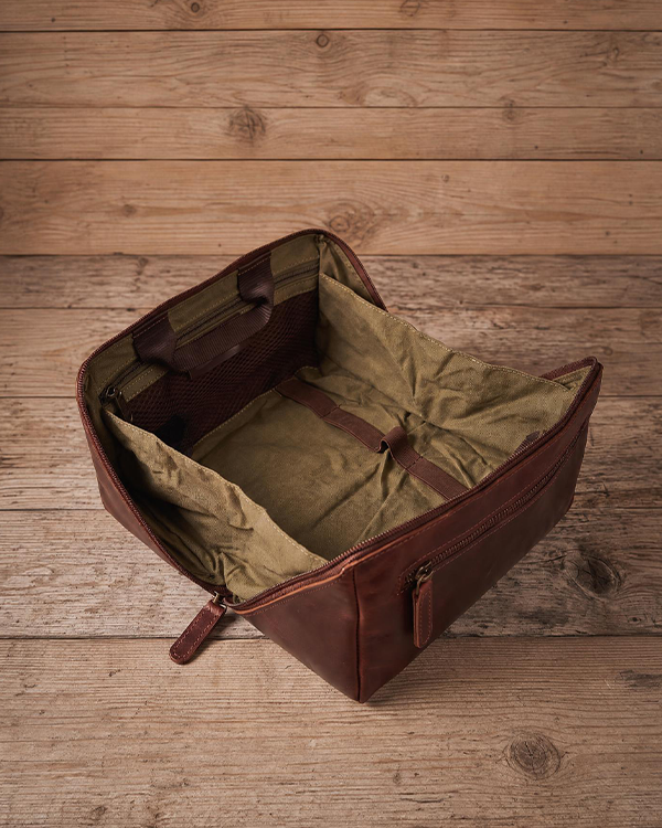 "Rory" Leather Washbag