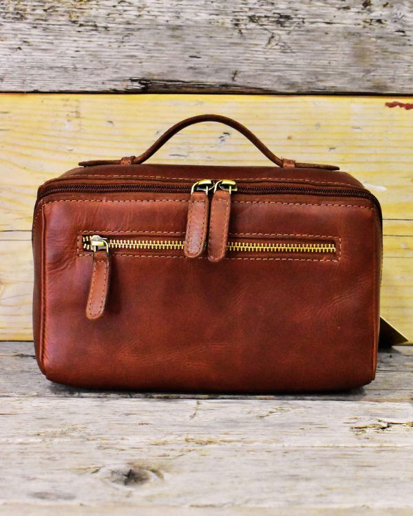 1847 Leather Wash Bag